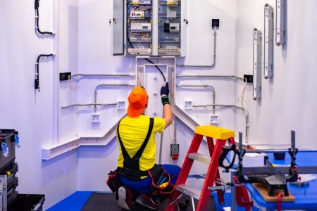 Comment choisir un électricien qualifié pour vos travaux domestiques ?